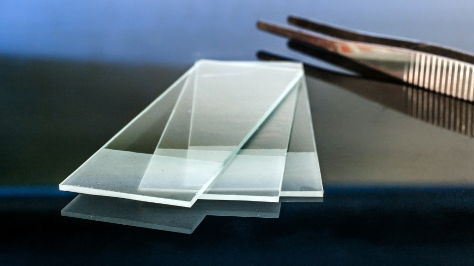 Multi-layer reflective glass